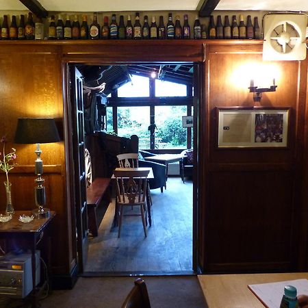 The Sun Inn Englefield Green Esterno foto